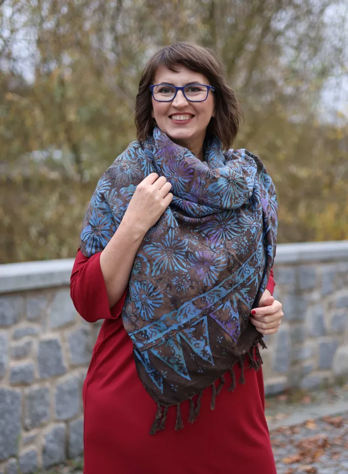 Sarong hnědý s velkými květy | PachaMama.cz