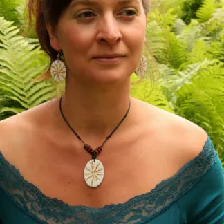 Náušnice a náhrdelník z mušloviny, bílý | PachaMama.cz