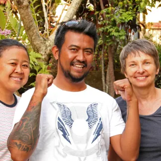 Dřevěné náušnice s tyčkou   | PachaMama.cz