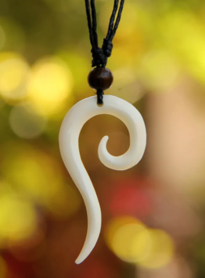 Kostěný přívěsek "Hawai" | PachaMama.cz