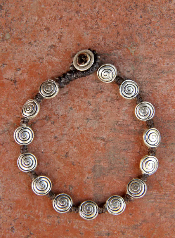 Náramek s kovovými korálky  | PachaMama.cz