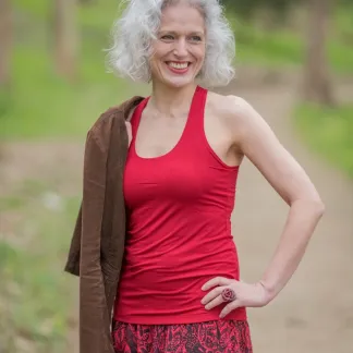 Tílko Lea s všitou braletkou, barva RED WINE | PachaMama.cz