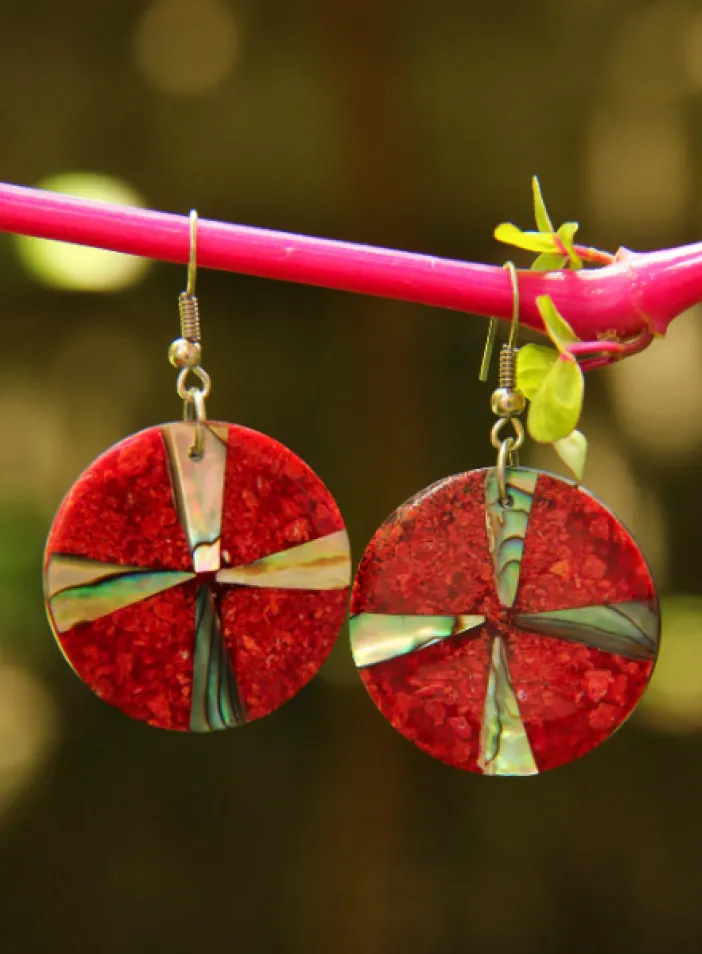 Náušnice z korálu a perleti | PachaMama.cz