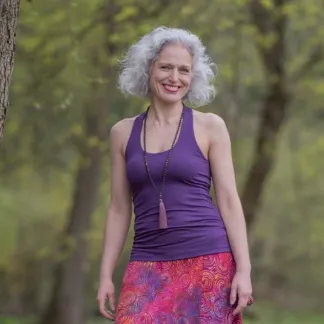 Tílko Lea s všitou braletkou, barva PURPLE | PachaMama.cz