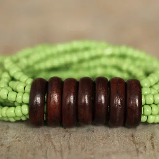 Korálkový náramek s dřevěnými kroužky | PachaMama.cz
