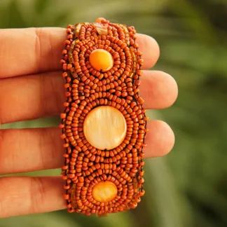 Korálkový náramek, vyšívaný, oranžový | PachaMama.cz