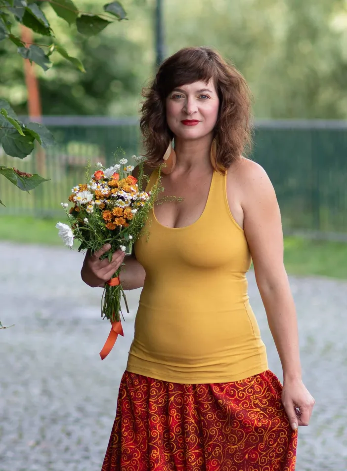 Tílko Lea s všitou braletkou, barva CHINESE YELLOW | PachaMama.cz