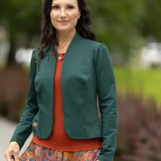 Maya – dámské sako s řaseným rukávem, tmavě zelená barva | PachaMama.cz