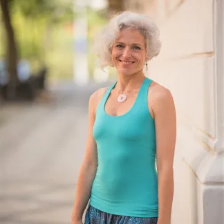 Tílko Lea s všitou braletkou, barva TOSCA | PachaMama.cz