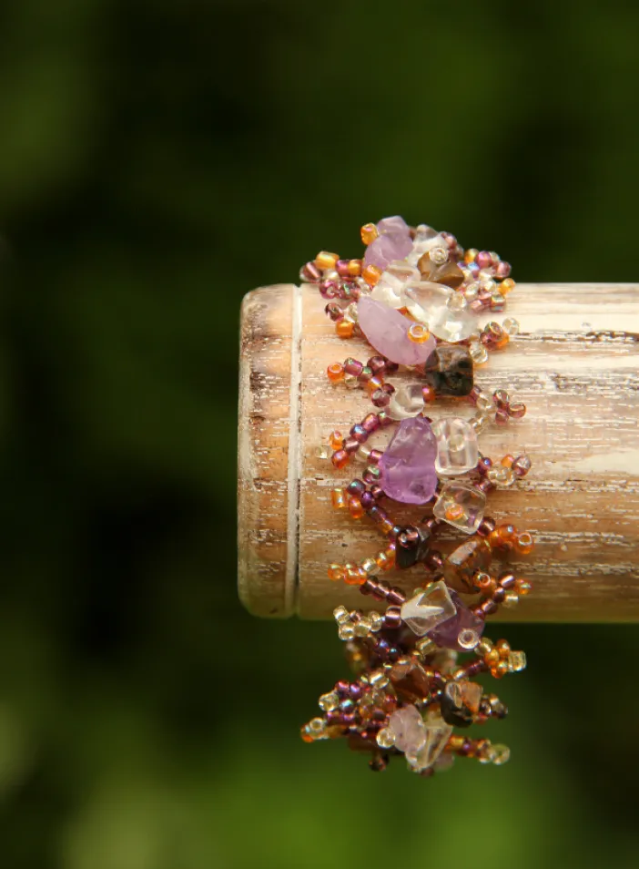 Korálkový náramek s kamínky | PachaMama.cz