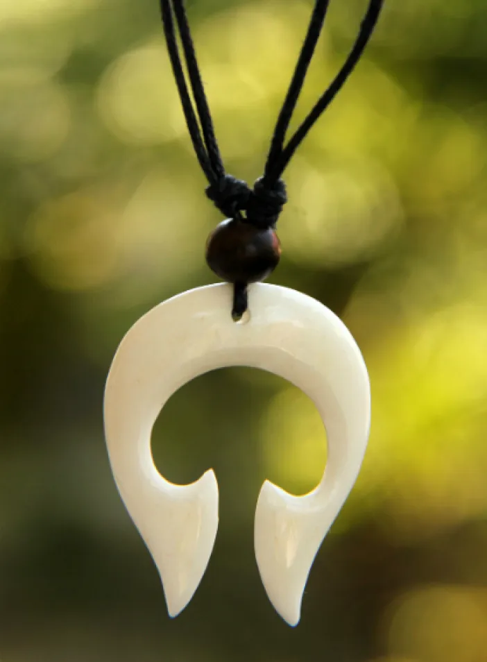 Kostěný přívěsek "Hakuna Matata" | PachaMama.cz