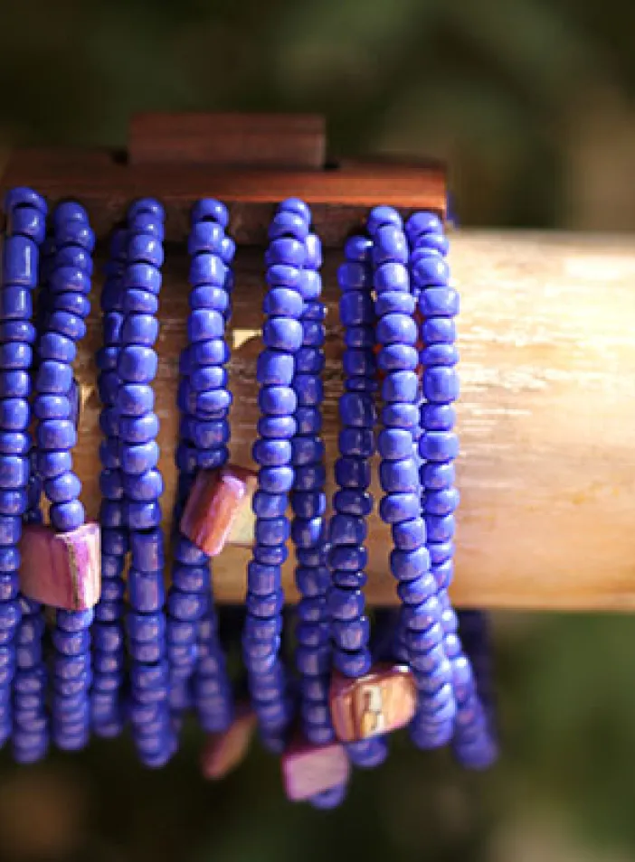 Náramek s dřevěnou přezkou, modrý | PachaMama.cz