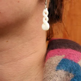 Kostěné náušnice 