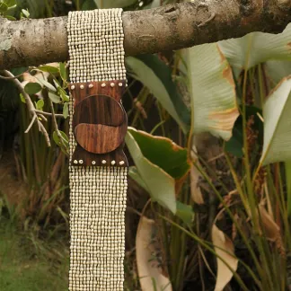 Korálkový opasek s dřevěnou přezkou | PachaMama.cz