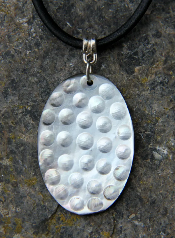 Náhrdelník s perleťovým příveskem  | PachaMama.cz