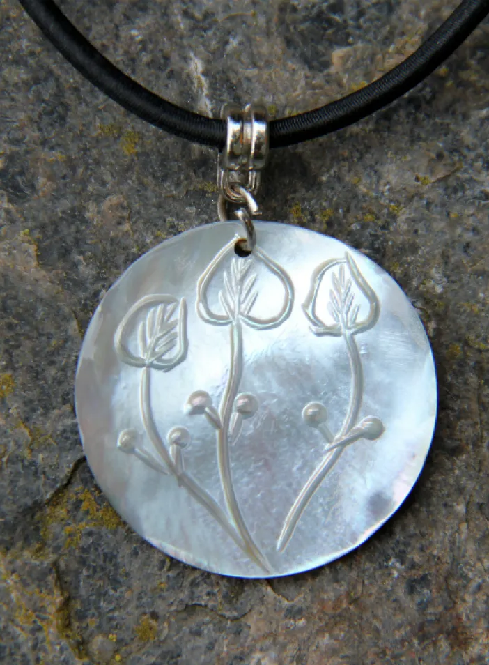 Náhrdelník s perleťovým příveskem  | PachaMama.cz