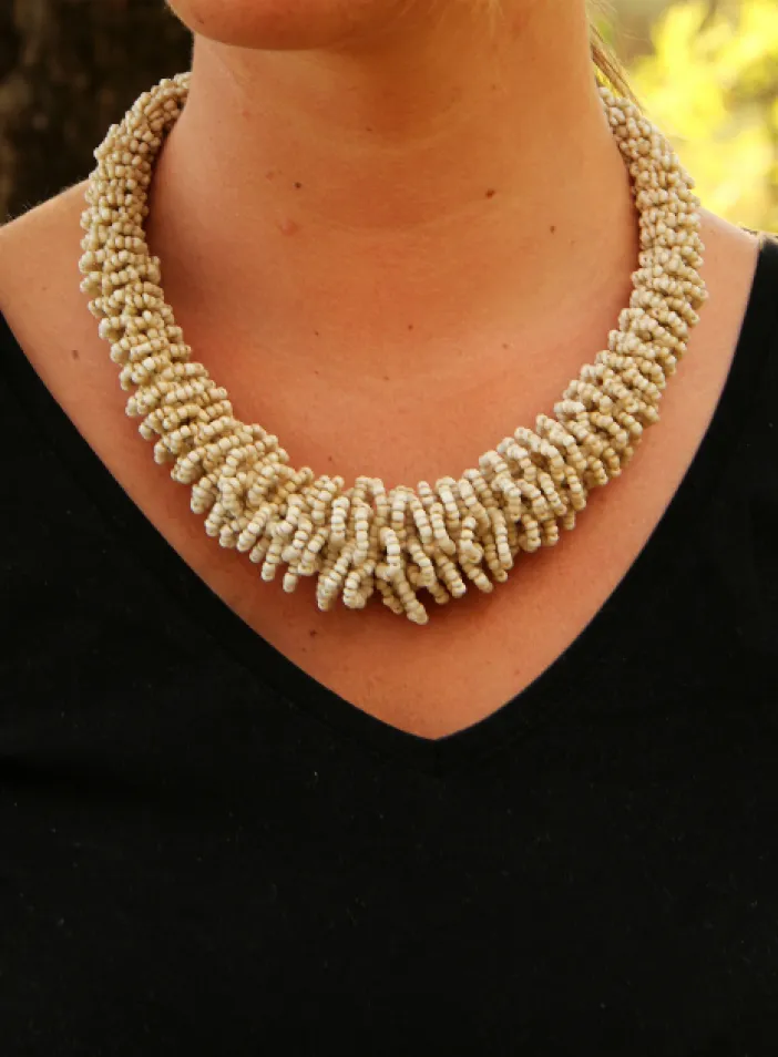 Náhrdelník Diana, korálkový, luxusní, béžový | PachaMama.cz