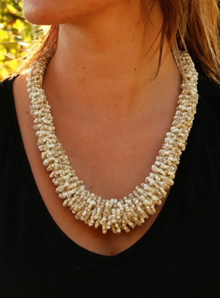 Náhrdelník Diana, korálkový, luxusní, béžový, dlouhý | PachaMama.cz