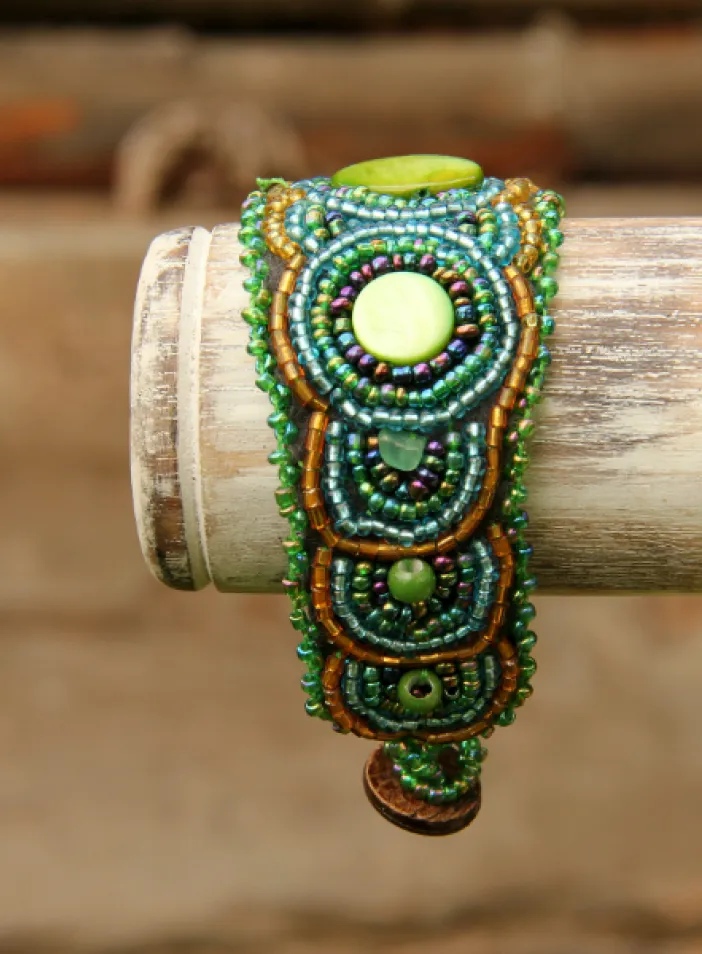 Korálkový náramek, vyšívaný, tyrkysový | PachaMama.cz