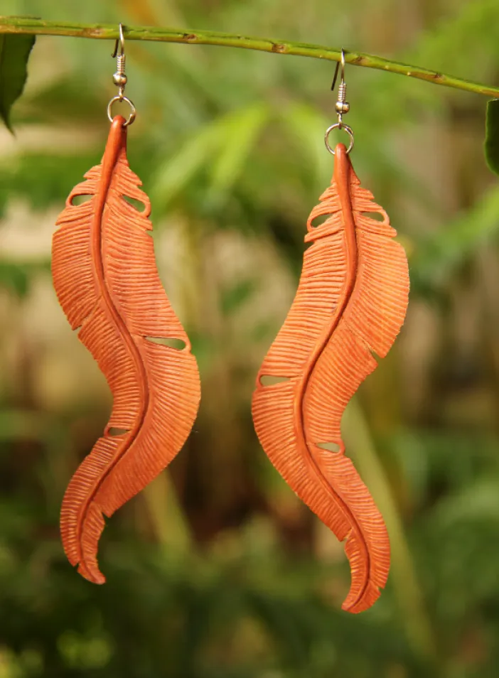 Originální dřevěné náušnice " Pírka velká"  | PachaMama.cz