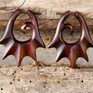 Dřevěné náušnice s tyčkou | PachaMama.cz