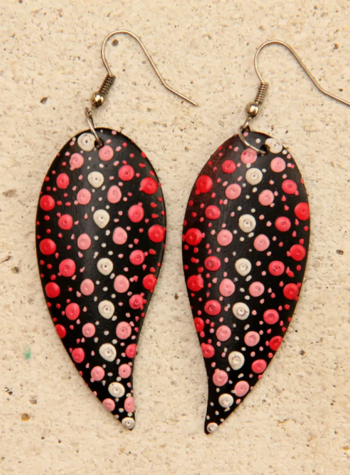 Dřevěné malované náušnice, lososové | PachaMama.cz