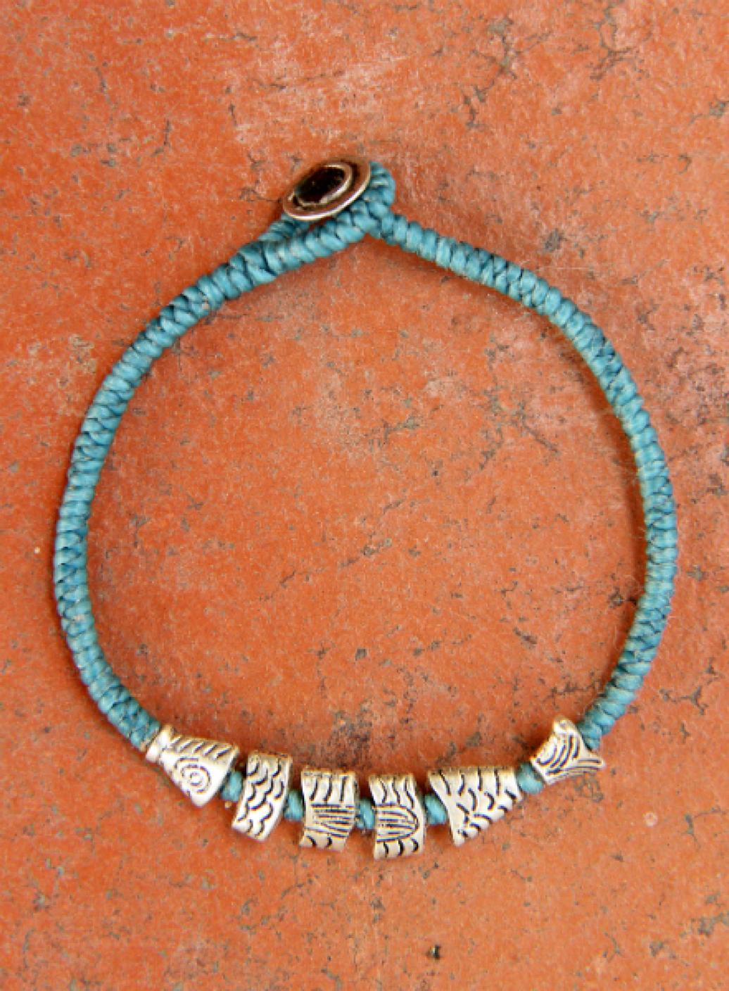 Náramek s kovovými korálky | PachaMama.cz