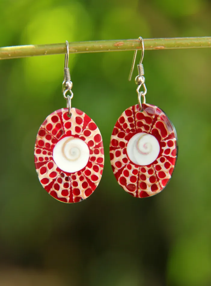 Náušnice červená mušle | PachaMama.cz