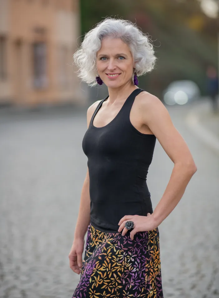 Tílko Lea s všitou braletkou, barva BLACK | PachaMama.cz