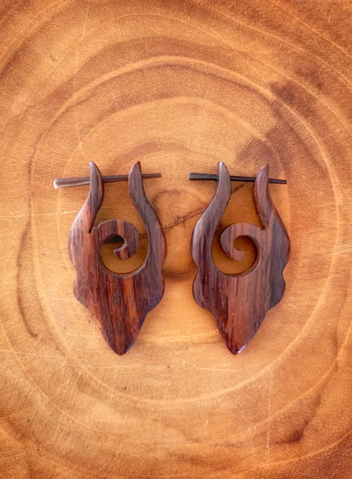 Dřevěné náušnice s tyčkou  | PachaMama.cz