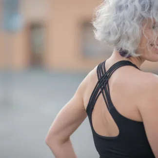 Tílko Lea s všitou braletkou, barva BLACK | PachaMama.cz