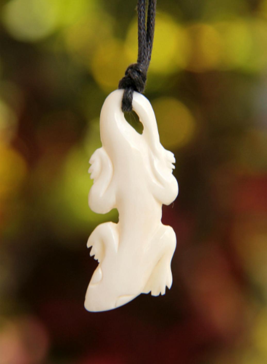 Kostěný přívěsek 