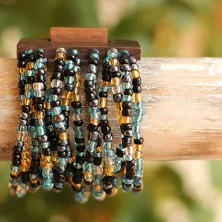 Náramek s dřevěnou přezkou, mix barev | PachaMama.cz