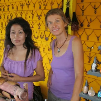 Dřevěné náušnice se spirálou  | PachaMama.cz