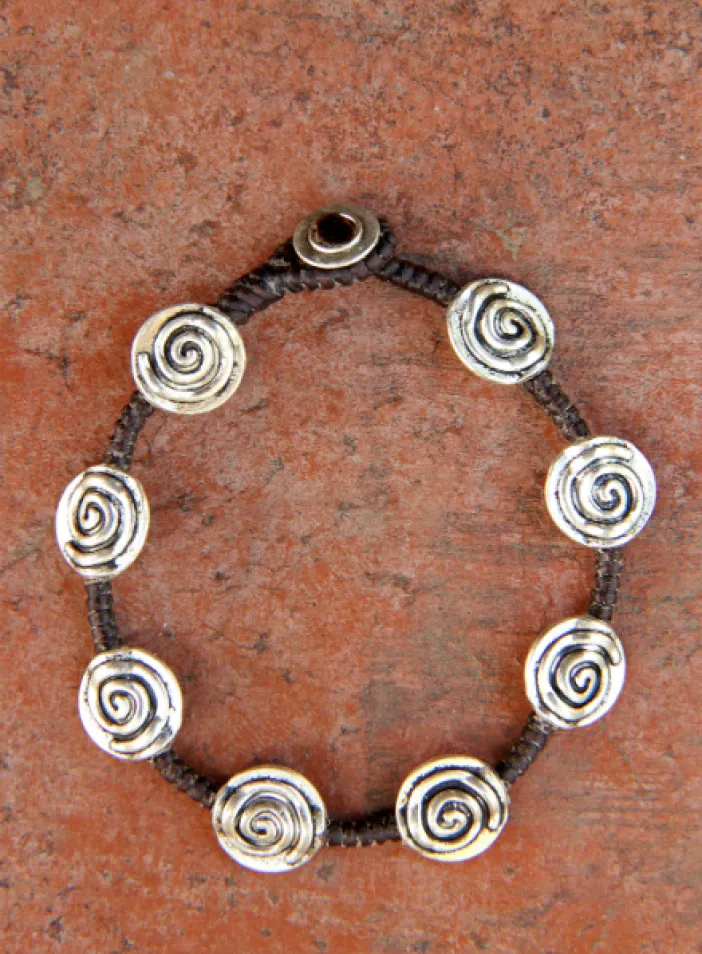 Náramek s kovovými korálky  | PachaMama.cz