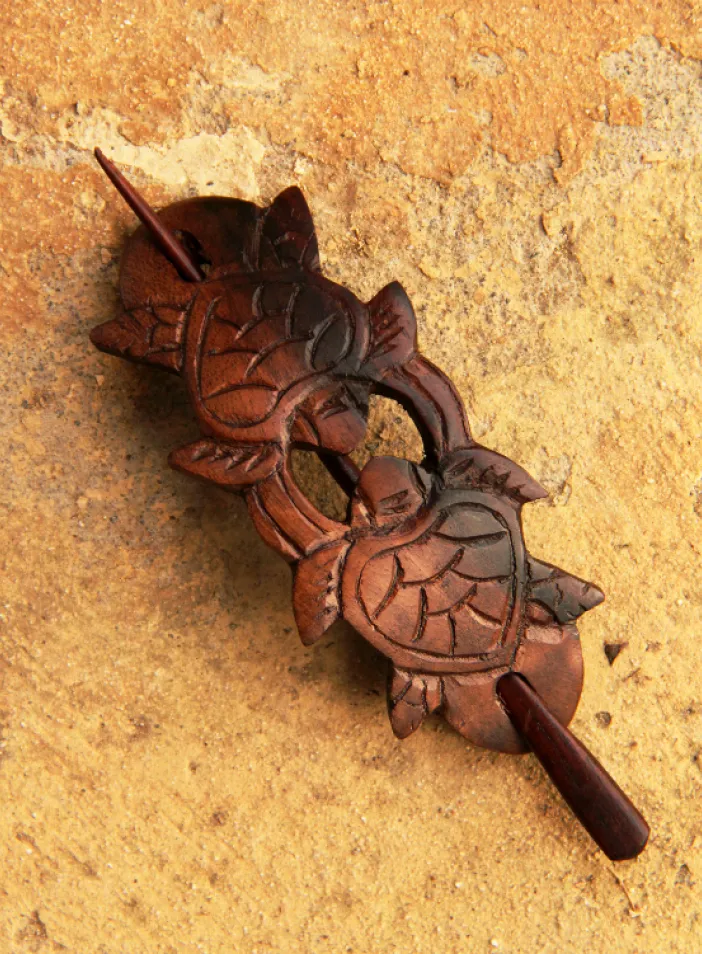 Dřevěná spona "Kura Kura" | PachaMama.cz