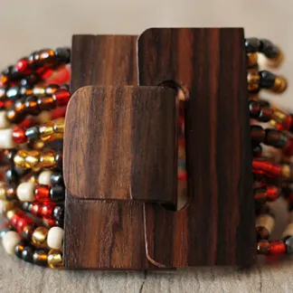 Náramek s dřevěnou přezkou, podzimní barvy | PachaMama.cz