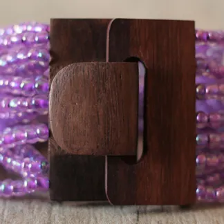 Náramek s dřevěnou přezkou, šeříková | PachaMama.cz