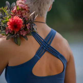 Tílko Lea s všitou braletkou, barva INDIGO | PachaMama.cz