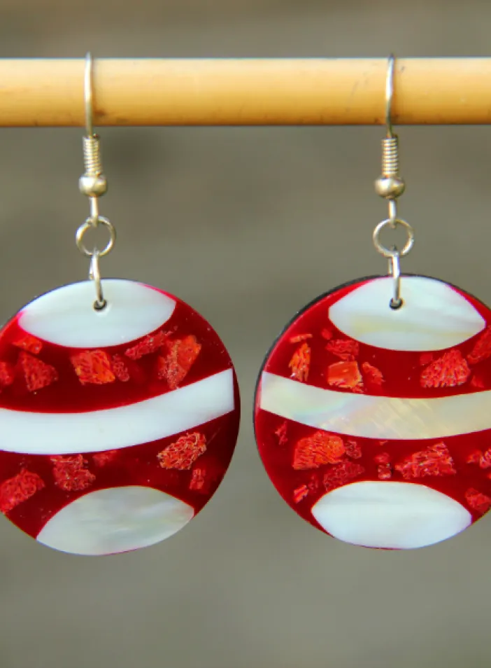 Náušnice z korálu a bílé mušle | PachaMama.cz