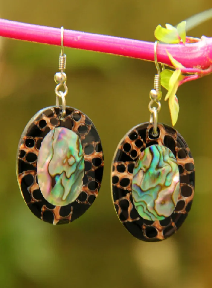 Náušnice z mušloviny a perleti paua | PachaMama.cz