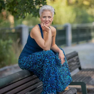 Tílko Lea s všitou braletkou, barva NAVY | PachaMama.cz