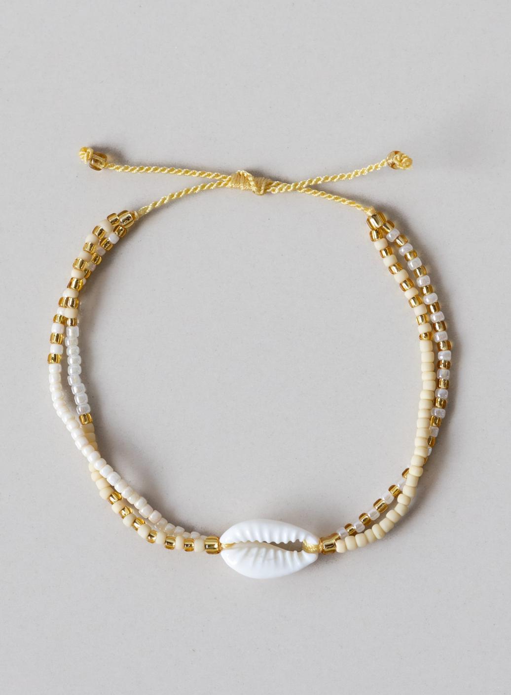 Minimalistický korálkový náramek s mušlí | PachaMama.cz