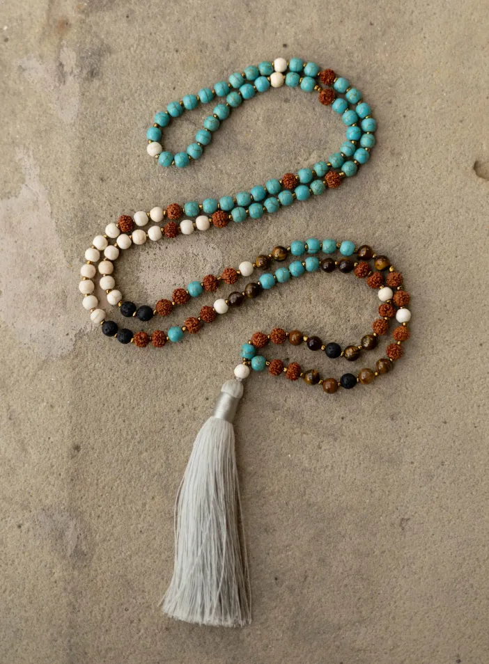 Náhrdelník Japa Mala tyrkysový s rudrakshou | PachaMama.cz