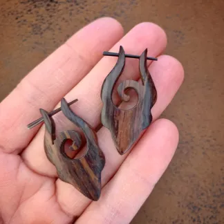 Dřevěné náušnice s tyčkou  | PachaMama.cz