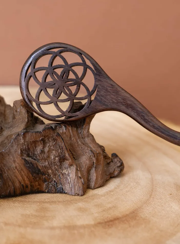 Dřevěn&aacute; jehlice Seed of Life | PachaMama.cz