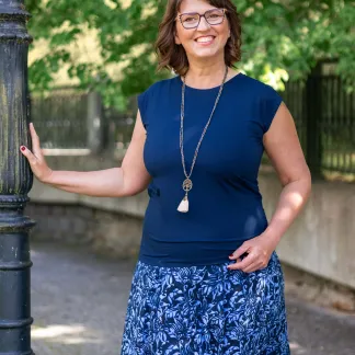 Triko Allure s výstřihem na zádech 