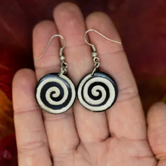 Kostěné náušnice 