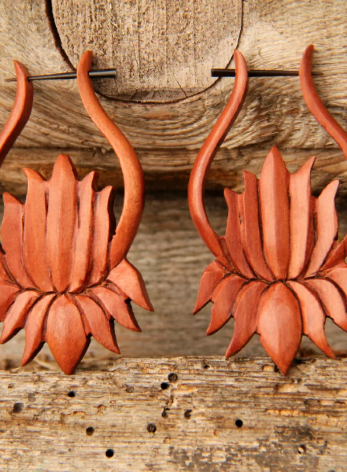 Dřevěné náušnice "Květ lotosu" | PachaMama.cz