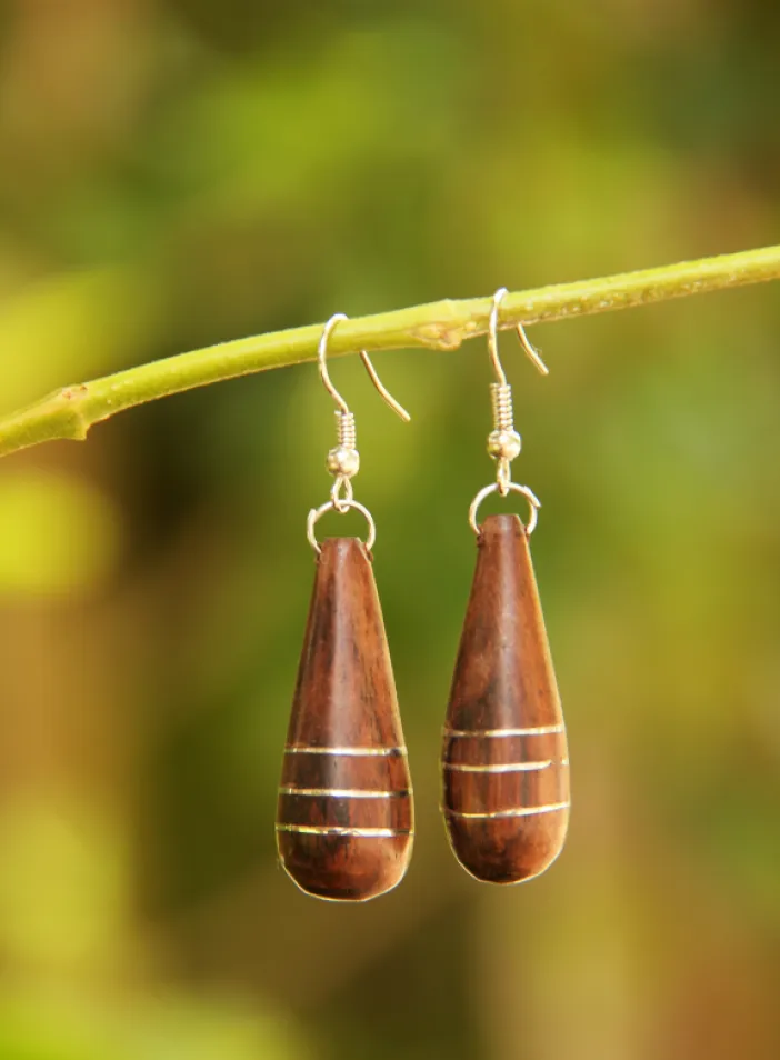 Dřevěné náušnice s kovovou aplikací | PachaMama.cz